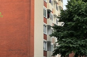 Feuerwehr Gelsenkirchen: FW-GE: Feuer mit Menschenleben in Gefahr in Bulmke-Hüllen