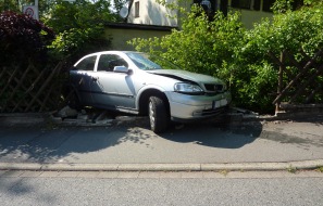 Polizeiinspektion Northeim: POL-NOM: Schwerverletzte Person nach Verkehrsunfall mit drei beteiligten PKW