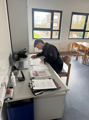 FW Dinslaken: Test der Notfallinformationspunkte in Dinslaken liefert wichtige Erkenntnisse