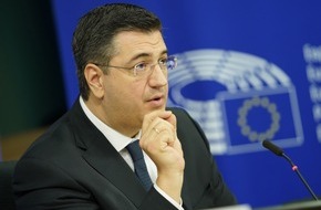 Europäischer Ausschuss der Regionen: "Der EU-Haushalt könnte zu einer Enttäuschung für die Menschen und zu einem Geschenk an den Populismus werden" warnt AdR-Präsident Apostolos Tzitzikostas