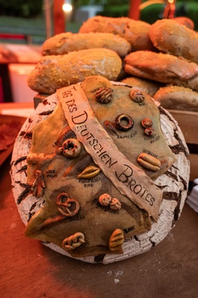 Gelungener Abend zum Tag des Deutschen Brotes: Neue Brotbotschafterin feierlich geehrt