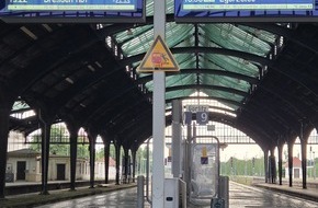 Bundespolizeiinspektion Ludwigsdorf: BPOLI LUD: Herrenloser Koffer am Bahnhof G&ouml;rlitz - Bundespolizei sperrt Bahnsteig