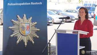 Polizeiinspektion Rostock: POL-HRO: Rostockerin mit Leib und Seele: Neue Leiterin des Kriminalkommissariats Rostock offiziell ins Amt eingeführt