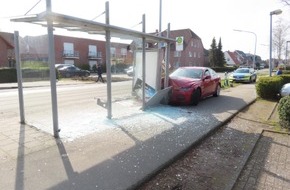 Polizeiinspektion Oldenburg-Stadt / Ammerland: POL-OL: +++ Jaguar kollidiert mit Bushaltestelle +++
