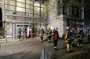 Feuerwehr Dortmund: FW-DO: 28.11.2020 - Ausgelöste Brandmeldeanlage / Ausgelaufener Gefahrstoff in einem Labor löst Brandmeldeanlage aus