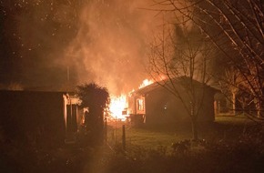 Polizei Mettmann: POL-ME: Gartenlaube in Brand gesetzt - die Polizei ermittelt - Ratingen - 2201145