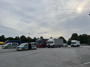 POL-WES: NRW- Kreis Wesel- Landesweite Kontrollen des gewerblichen Personen- und Güterverkehrs unter Führung der Polizei Düsseldorf- 591 Lkw in ganz NRW kontrolliert