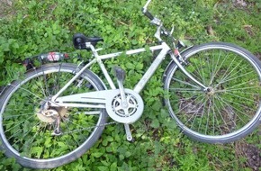 Polizeipräsidium Nordhessen - Kassel: POL-KS: Zwei aufgefundene Fahrräder am Waldauer Fußweg vermissen ihre Eigentümer- Polizei sucht mit Fotos