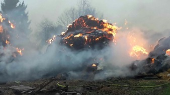 Feuerwehr Bochum: FW-BO: Update: Brennende Strohballen auf Wiese