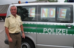 Polizeidirektion Göttingen: POL-GOE: (223/2007) Nach 40 Jahren auf der Autobahn - Polizeioberkommissar Klaus-Peter Mandel in den Ruhestand verabschiedet