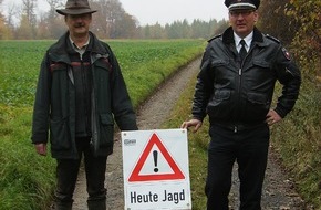 Polizeidirektion Göttingen: POL-GOE: (1372/2008) Warnschilder und Handzettel bei Bewegungsjagd - Forstamt Reinhausen und Polizei veranstalten Aktion gegen Wildunfälle