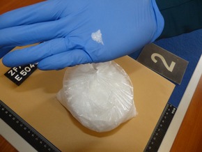 ZOLL-DD: 1,3 Kilogramm Crystal, eine scharfe Schusswaffe und 68.000 Euro sichergestellt