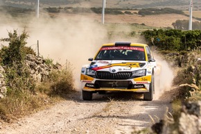 Rallye Italien Sardinien: SKODA Motorsport Kundenteams auf dem Podium in WRC2 und WRC3
