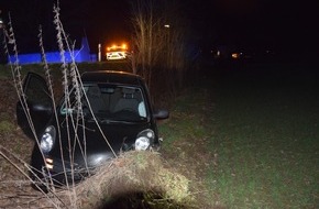 Kreispolizeibehörde Herford: POL-HF: Fahrer eines Nissan bei Unfall verletzt- Ursache vermutlich geplatzter Reifen