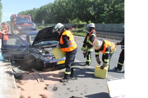 FW-WRN: Verkehrsunfall auf der BAB 1 in Fahrtrichtung Köln mit einem zusätzlichen schweren Auffahrunfall am Stauende