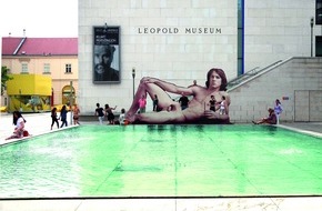 Leopold Museum: "Mr. Big" - vor den Toren des Leopold Museums - BILD