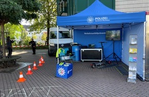 Kreispolizeibehörde Kleve: POL-KLE: Kreis Kleve - Wochenbilanz der Verkehrskontrollen / Polizei ist mit E-Scooter-Simulator und Rauschbrille auf dem Klever Stadtfest