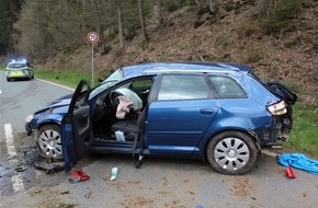 Kreispolizeibehörde Olpe: POL-OE: 57-Jährige bei Alleinunfall verletzt