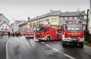 Kreisfeuerwehrverband Neunkirchen: FW LK Neunkirchen: Neunkircher Feuerwehr auch an Rosenmontag im Einsatz