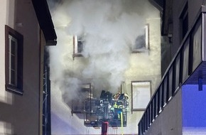 Kreisfeuerwehrverband Calw e.V.: KFV-CW: Gro&szlig;brand fordert Einsatzkr&auml;fte in Calwer Innenstadt - Zwei Leichtverletzte im Krankenhaus behandelt