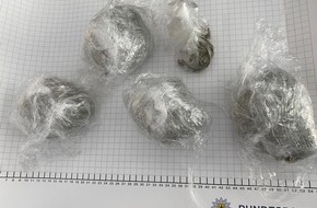 Bundespolizeidirektion Sankt Augustin: BPOL NRW: "Da liegt ein wenig Betäubungsmittel rum" - Mann zeigt Bundespolizisten Drogenversteck