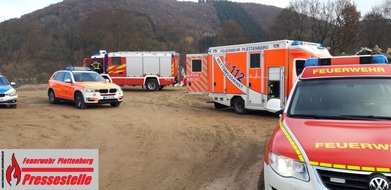Feuerwehr Plettenberg: FW-PL: OT-Oesterau. Betriebsunfall verlief glimpflicher als zunächst über Dritte gemeldet.
