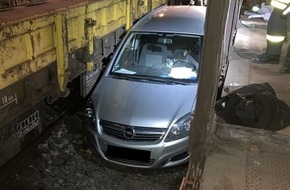 Polizeipräsidium Südosthessen: POL-OF: Auto im Gleisbereich zwischen Güterwaggons "geparkt"