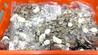 Zollfahndungsamt München: ZOLL-M: 62 Kilogramm 2-Euro-Münzen in Kiefersfelden aus dem Verkehr gezogen - Fahrer wegen Geldfälschung zu Bewährungsstrafe verurteilt.
