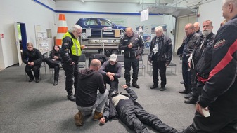 Polizeiinspektion Emsland/Grafschaft Bentheim: POL-EL: Landkreis Emsland/Grafschaft Bentheim - Erste PoliTour ein voller Erfolg! (Fotos)