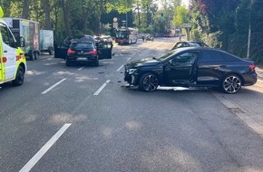 Polizei Mettmann: POL-ME: Gleich vier Insassen bei Unfall zum Teil schwer verletzt - Erkrath - 2407020