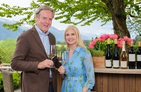 ESTHER BECK Public Relations: «Sonnenalp» feiert 10 Jahre «Fässler & Salomon – Private Selection by Dr. Anna-Maria Fässler» und wagt mit eigenem Weinberg einen Blick in die Zukunft