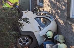 Feuerwehr Essen: FW-E: 4Rad Kabinenroller droht nach missglücktem Fahrmanöver abzustürzen