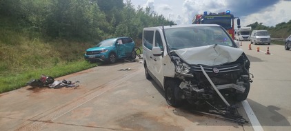 Autobahnpolizeiinspektion: API-TH: Schwerer Verkehrsunfall auf der A4 mit acht teils schwer verletzten Personen, darunter drei Kinder