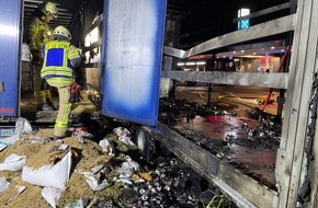 Freiwillige Feuerwehr Lehrte: FW Lehrte: LKW-Anhänger brennt auf dem Autohof Lehrte an der Westtangente