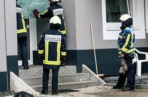 Feuerwehr Bochum: FW-BO: Person stürzt aus 6. Obergeschoss und verletzt sich schwer