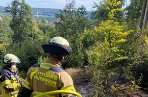 Feuerwehr Herdecke: FW-EN: 50 m² Unterholz brennen im Wald - Feuerwehr Herdecke und Feuerwehr Wetter (Ruhr) im Einsatz.
