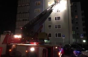 Feuerwehr Sprockhövel: FW-EN: Rettung mit Drehleiter aus Hochhaus