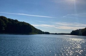 Landeswasserschutzpolizeiamt Mecklenburg-Vorpommern: LWSPA M-V: Große Gewässerverunreinigung auf dem See "Schmaler Luzin" der Feldberger Seenplatte