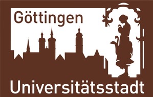 Göttingen Tourismus und Marketing e.V.: Digitalisierung trifft Tourismus: Braunes Info-Schild auf A7 lebt auf