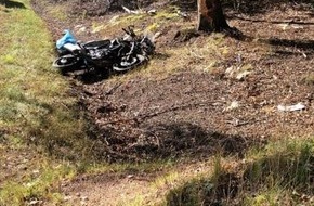 Polizeipräsidium Westpfalz: POL-PPWP: Verkehrsunfall mit schwerverletzter Motorradfahrerin