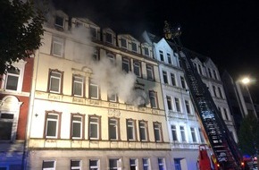 Feuerwehr Bremerhaven: FW Bremerhaven: Wohnungsbrand in einem leerstehenden Gebäude