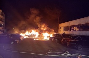 Feuerwehr Dortmund: FW-DO: Mehrere brennende PKW auf Firmengelände