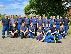 FW Hünxe: Zusammenarbeit stärken - Feuerwehr und THW üben an Bundesschule in Hoya