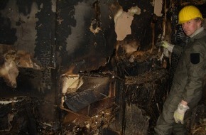 Polizeiinspektion Hameln-Pyrmont/Holzminden: POL-HOL: Polizei: Brandursache eindeutig geklärt / Lichtschlauch unter Schuttberg gefunden
