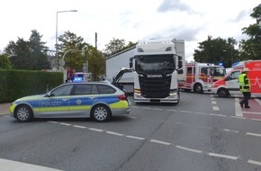Polizei Minden-Lübbecke: POL-MI: Radfahrer wird vom abbiegenden Lkw erfasst