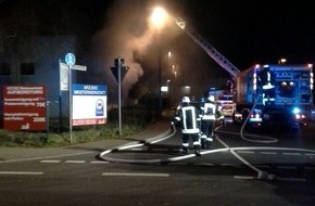 Feuerwehr Erkrath: FW-Erkrath: Brand einer KFZ-Werkstatt