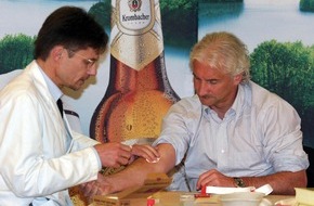 Krombacher Brauerei GmbH & Co.: Rudi Völler setzte Zeichen für Krombacher Spenden-Offensive