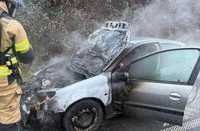 Feuerwehr Neuss: FW-NE: Fahrzeug ger&auml;t auf der A57/A46 in Brand | Keine Verletzten