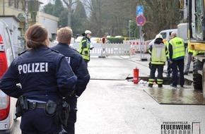 Feuerwehr Iserlohn: FW-MK: Gasleitung mit Bagger beschädigt