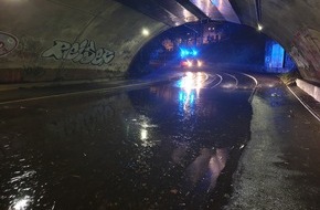 Feuerwehr Mülheim an der Ruhr: FW-MH: Unwetter mit Gewitter und Starkregen trifft Mülheim an der Ruhr